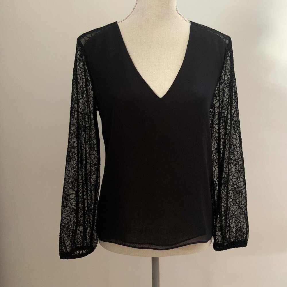 NWT Alice + Olivia Black Silk Top With Chantilly Lace Sleeves and Shoulders